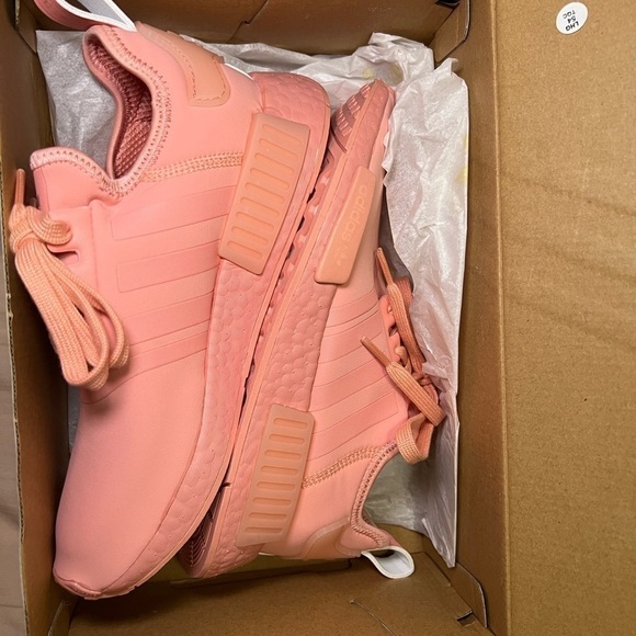 Adidas Nmd R1 Women Size 7.5 New With Tag And Original Box. Beautiful Pink. - Picture 13 of 14
